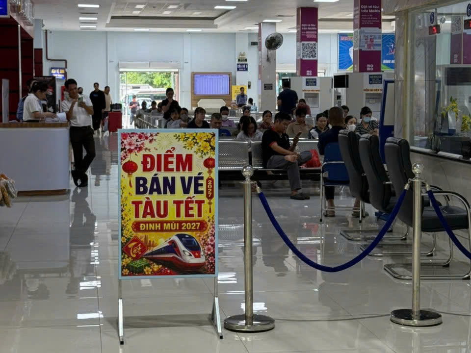 Bắt đầu mở bán 300.000 vé tàu Tết Đinh Mùi 2027