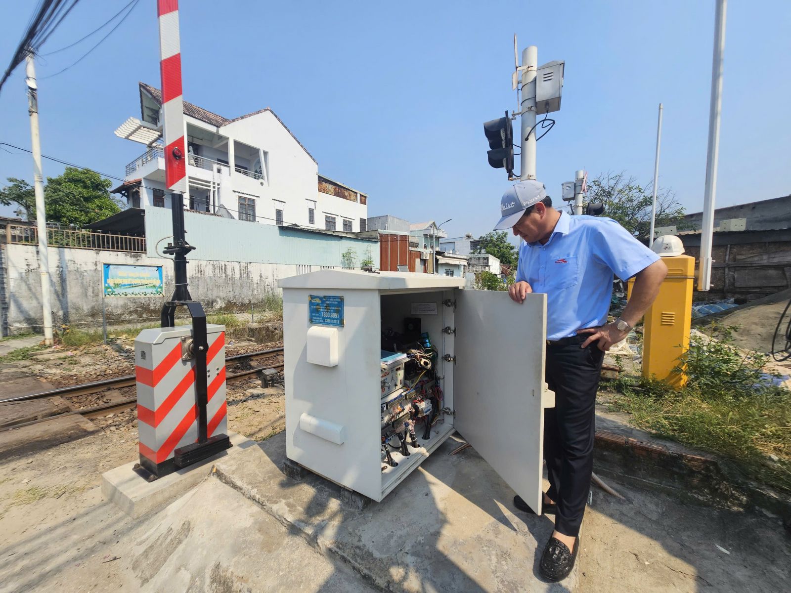 Gắn chuyển đổi số với hiệu quả sản xuất kinh doanh, an toàn chạy tàu