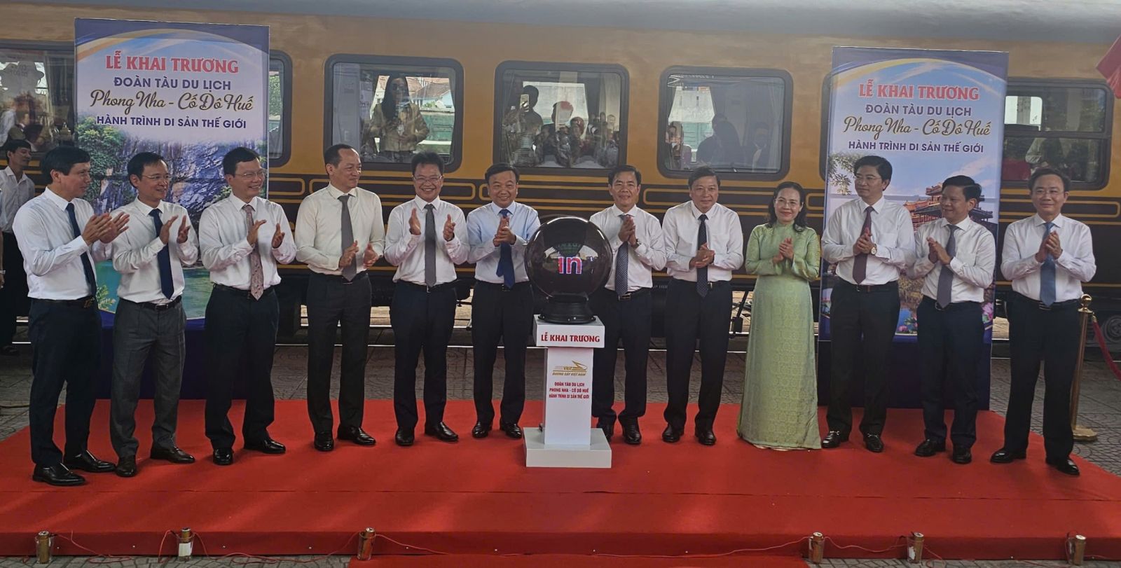 Khai trương đoàn tàu du lịch Phong Nha - Cố đô Huế