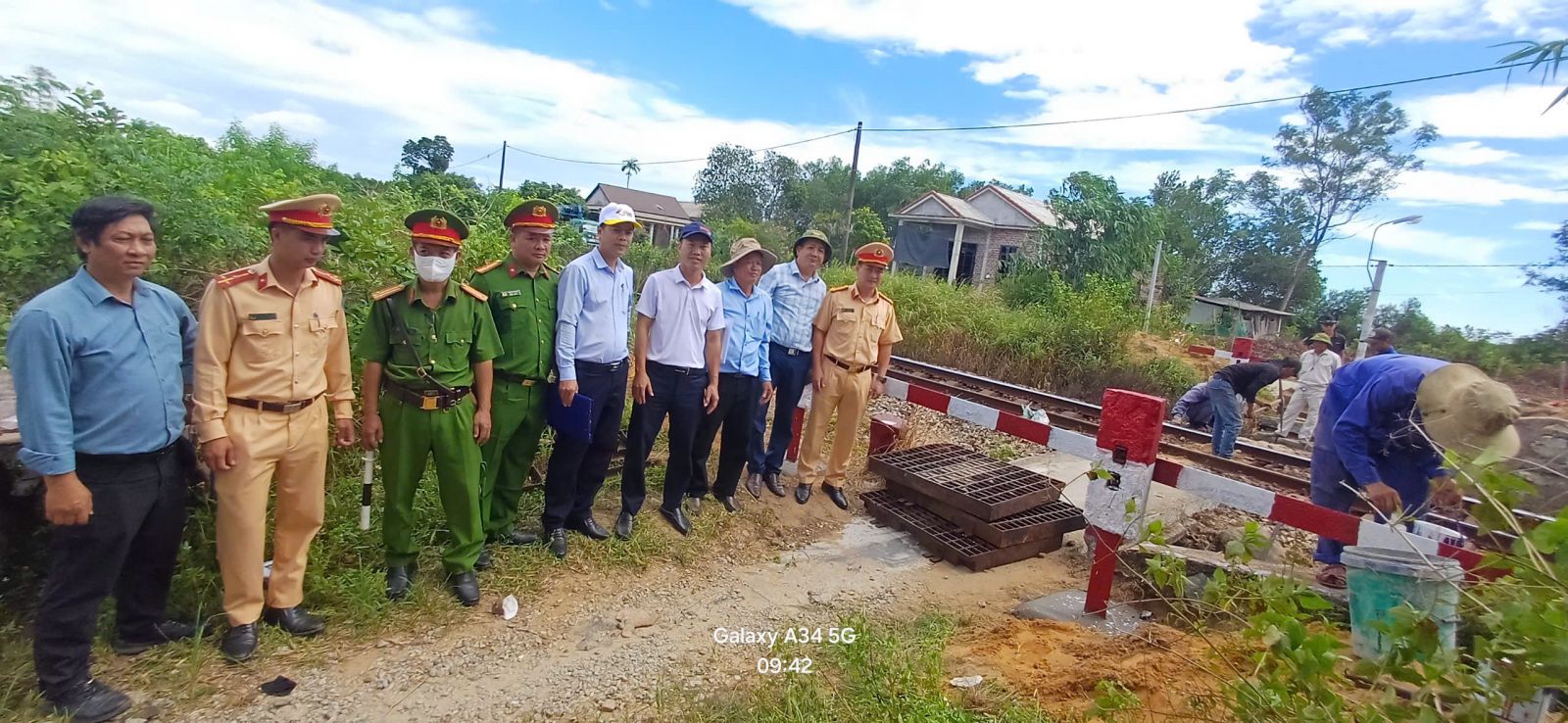 Tiếp tục rào xóa lối đi tự mở tại Huế, từng bước xóa điểm đen mất an toàn đường sắt