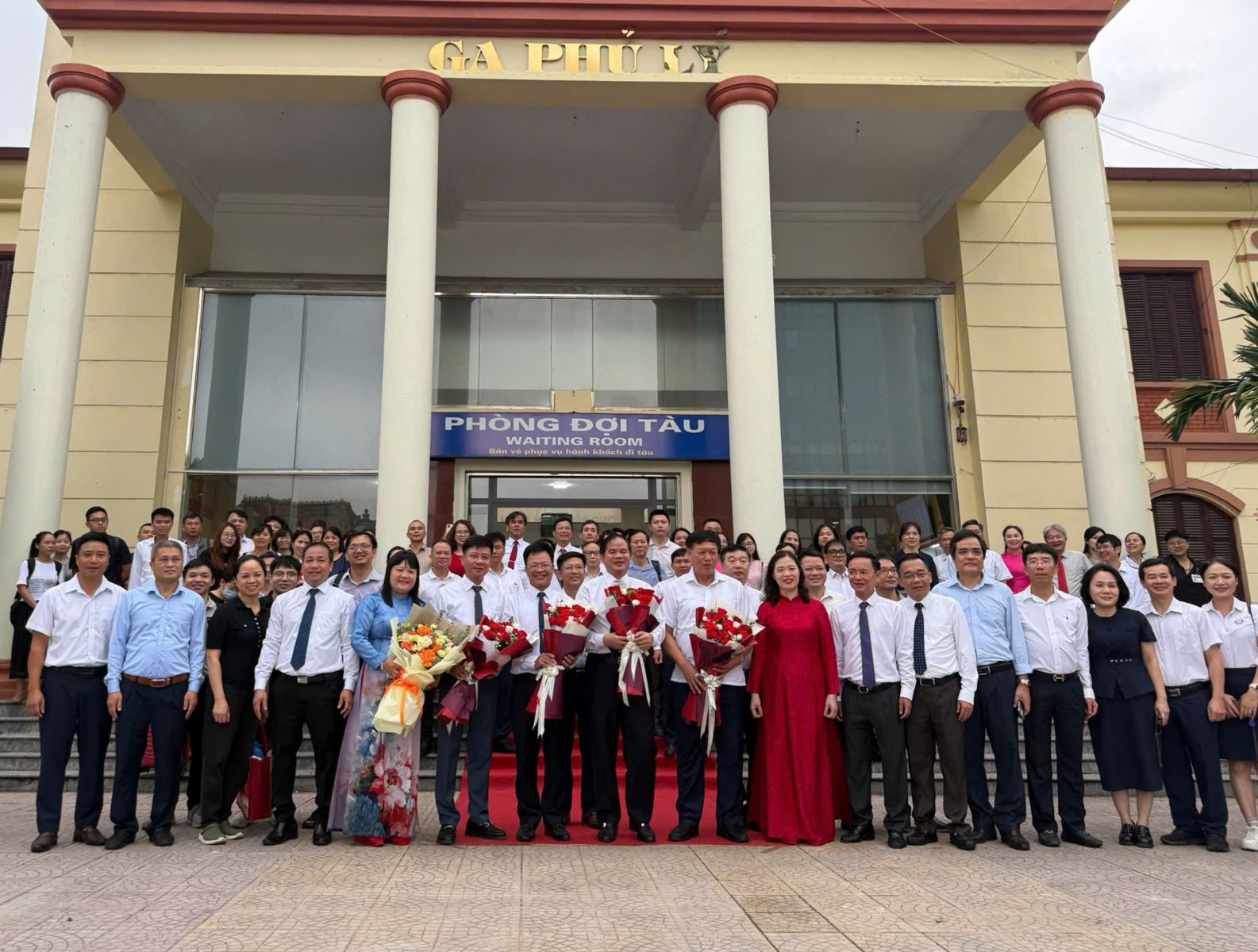 Từ “tàu công chức” đến “tàu bác sĩ”: Cách tiếp cận mới của ngành đường sắt 