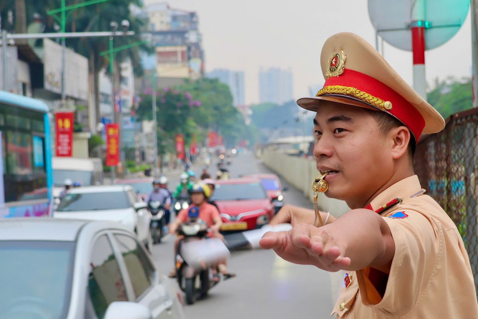 CSGT Hà Nội dồn lực đảm bảo giao thông trong dịp nghỉ lễ 30/4 - 1/5