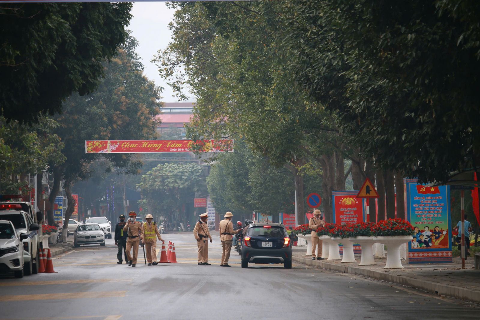 CSGT cả nước đồng loạt ra quân kiểm soát nồng độ cồn ngay trong ngày Mùng 1 Tết