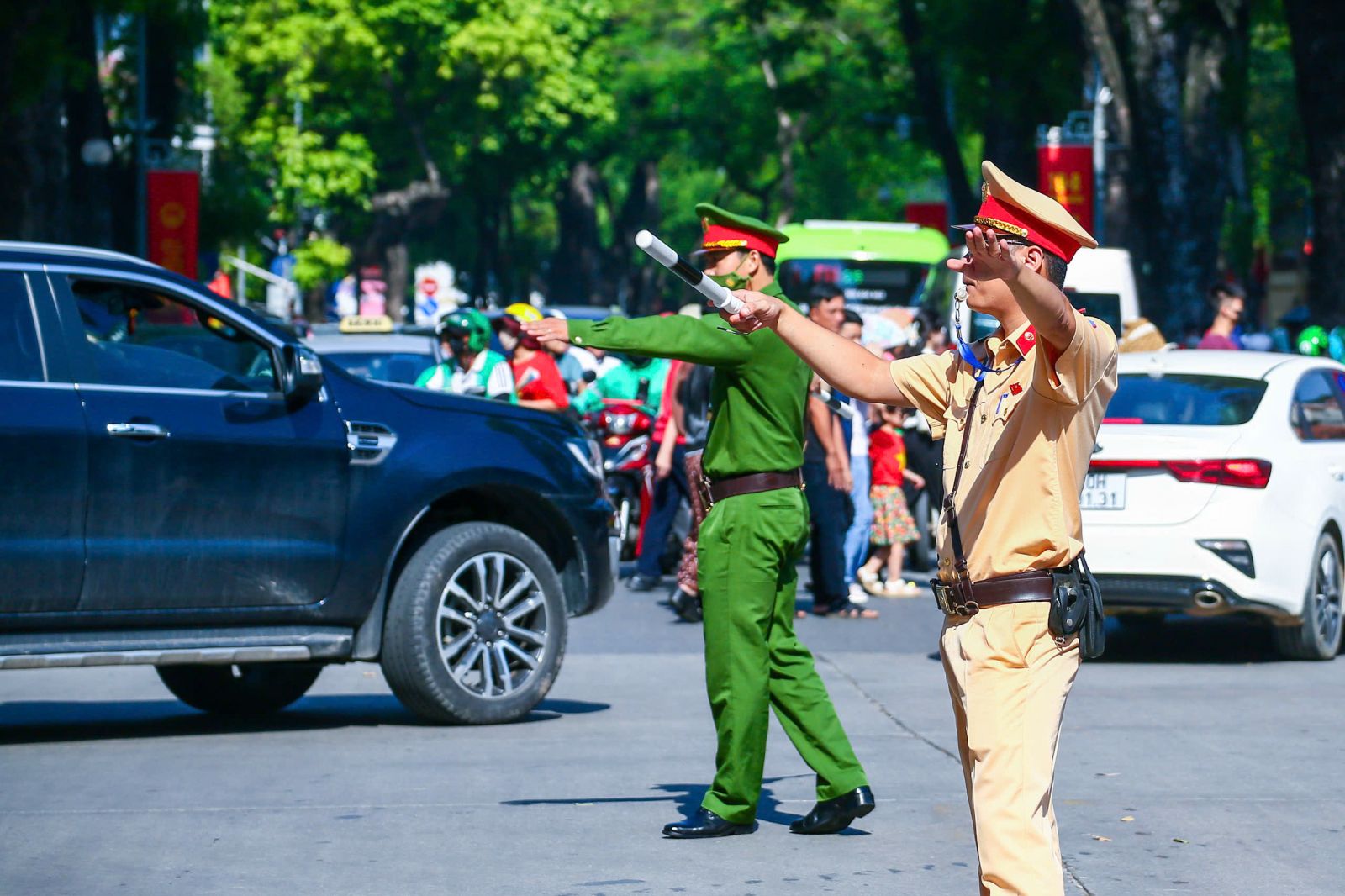 Hà Nội hạn chế xe tải trọng lớn qua khu vực Bến xe Nước Ngầm và nút giao Cổ Linh
