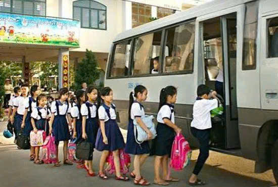 Tổng kiểm tra xe ô tô đưa đón học sinh trên địa bàn Hà Nội