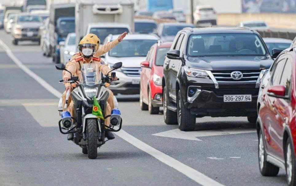 Hà Nội: Bỏ làn dừng khẩn cấp đường Vành đai 3 trên cao sẽ có một số bất cập