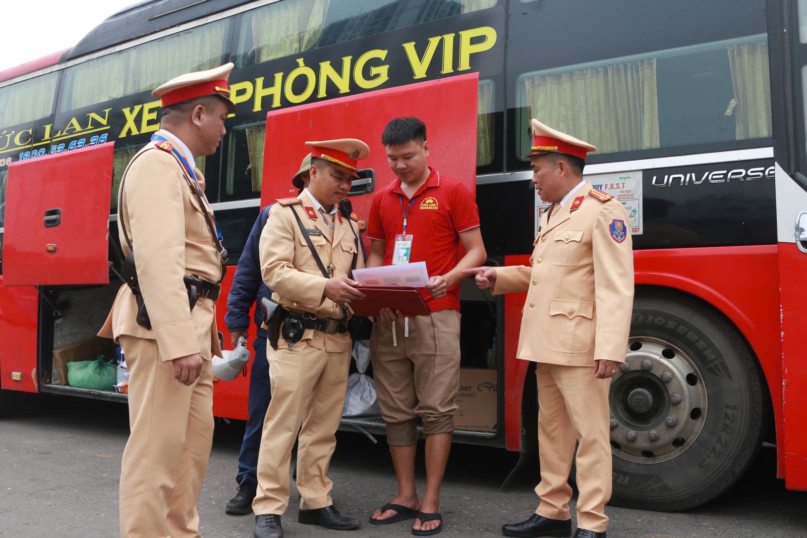 Tăng cường vận tải hành khách phục vụ nhân dân đi lại trong dịp Tết Bính Ngọ 2026