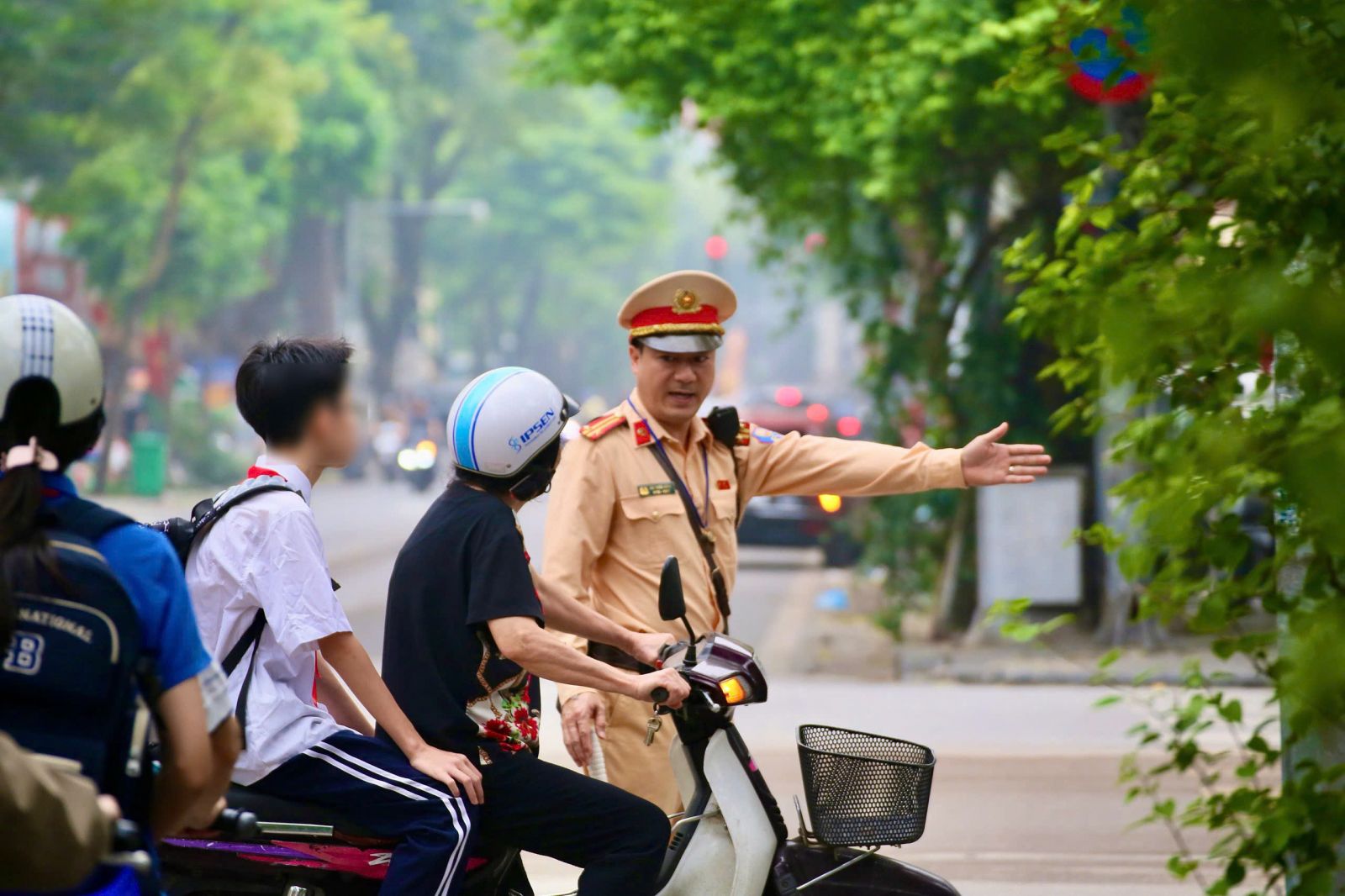 Hà Nội: Xử lý gần 2.000 học sinh vi phạm giao thông
