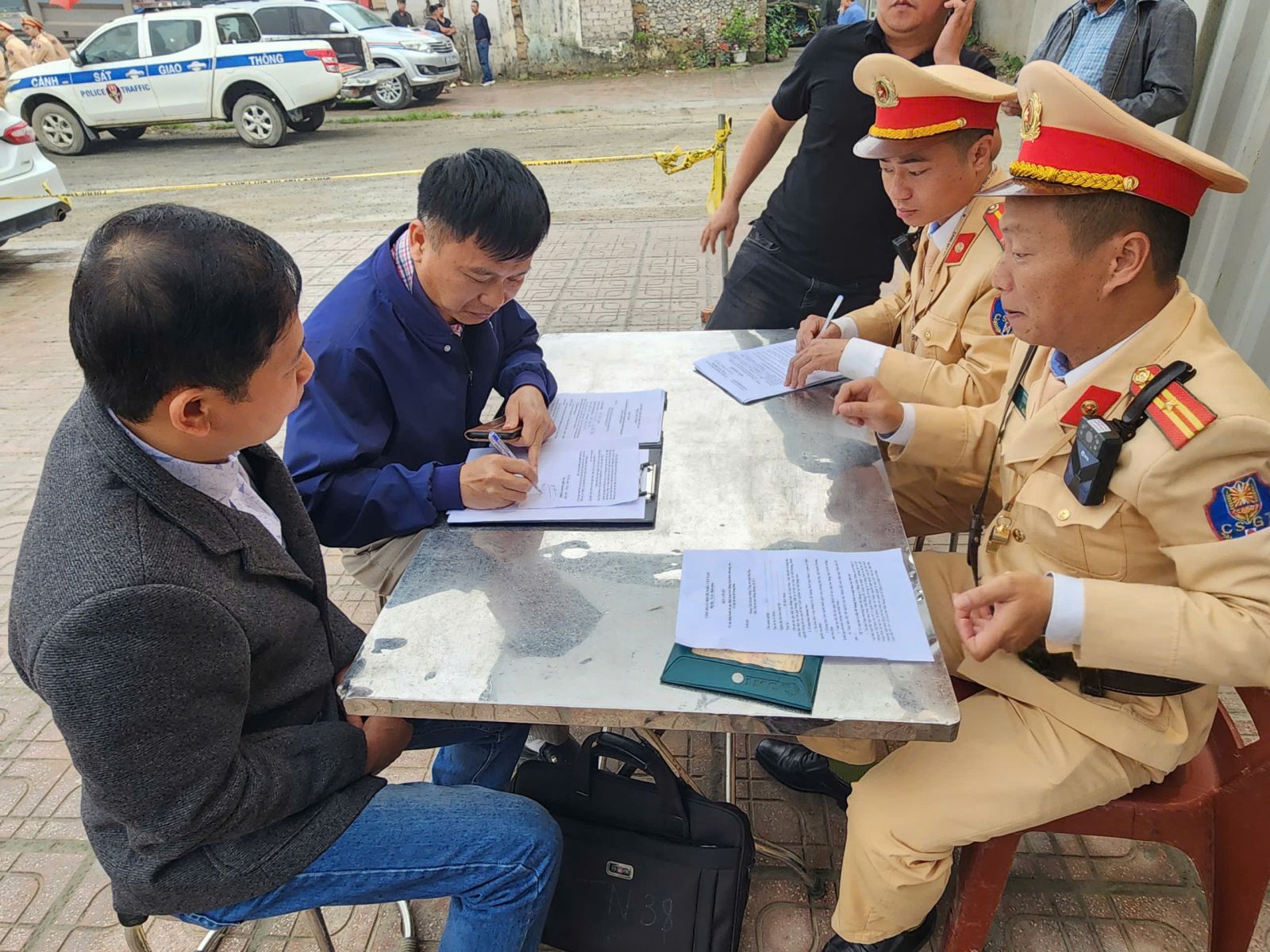 Không có vùng cấm khi xử lý xe chở quá tải ở Phú Thọ