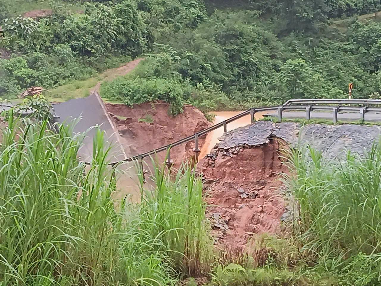 Chủ động ứng phó với mưa lũ, đảm bảo an toàn giao thông 