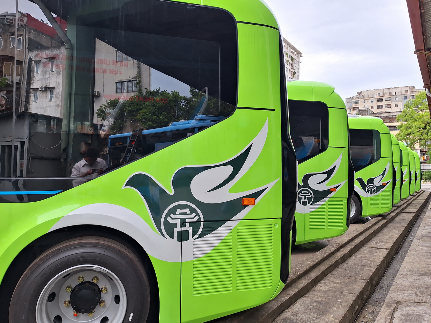 Hà Nội: Transerco đưa 15 xe buýt điện vào chạy lộ trình Đại học Bách khoa Hà Nội - Trường Đại học Mỏ