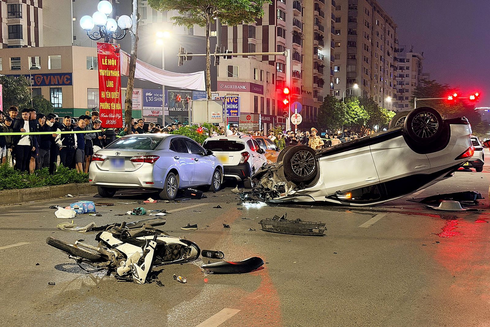 Hà Nội: Tạm giữ hình sự lái xe Lexus gây tai nạn liên hoàn tại phố Trung Kính