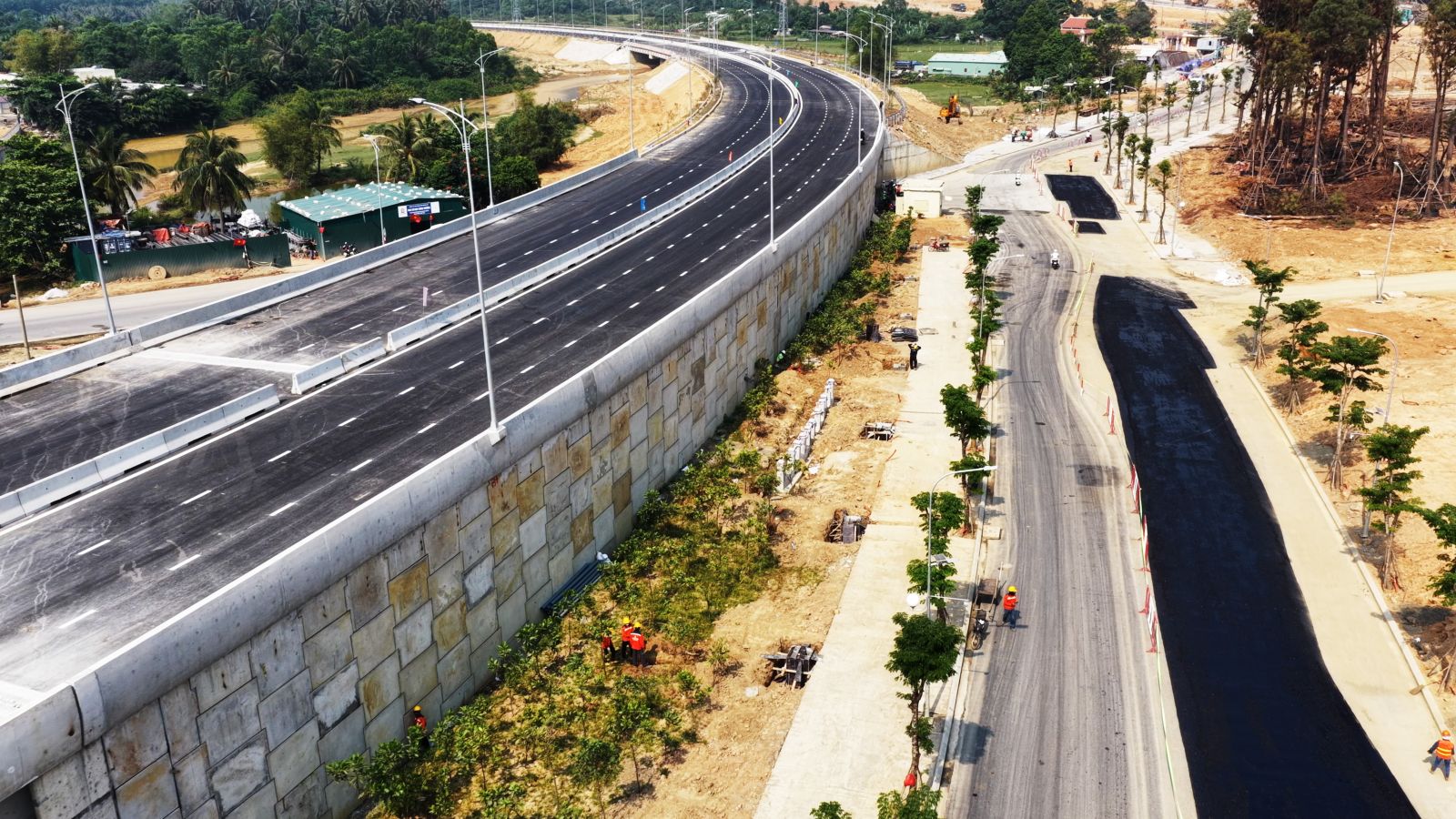 Dấu ấn kỹ thuật trên tuyến đường ven biển nối cảng Liên Chiểu