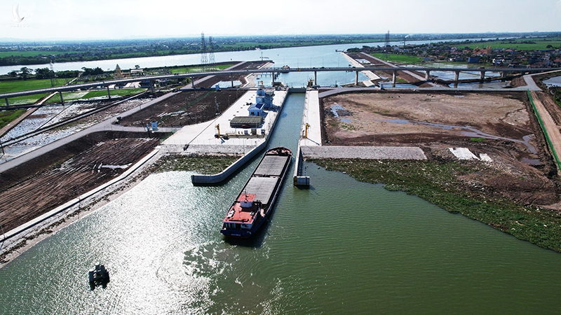 Khắc phục sự cố kỹ thuật tại âu tàu Nghĩa Hưng