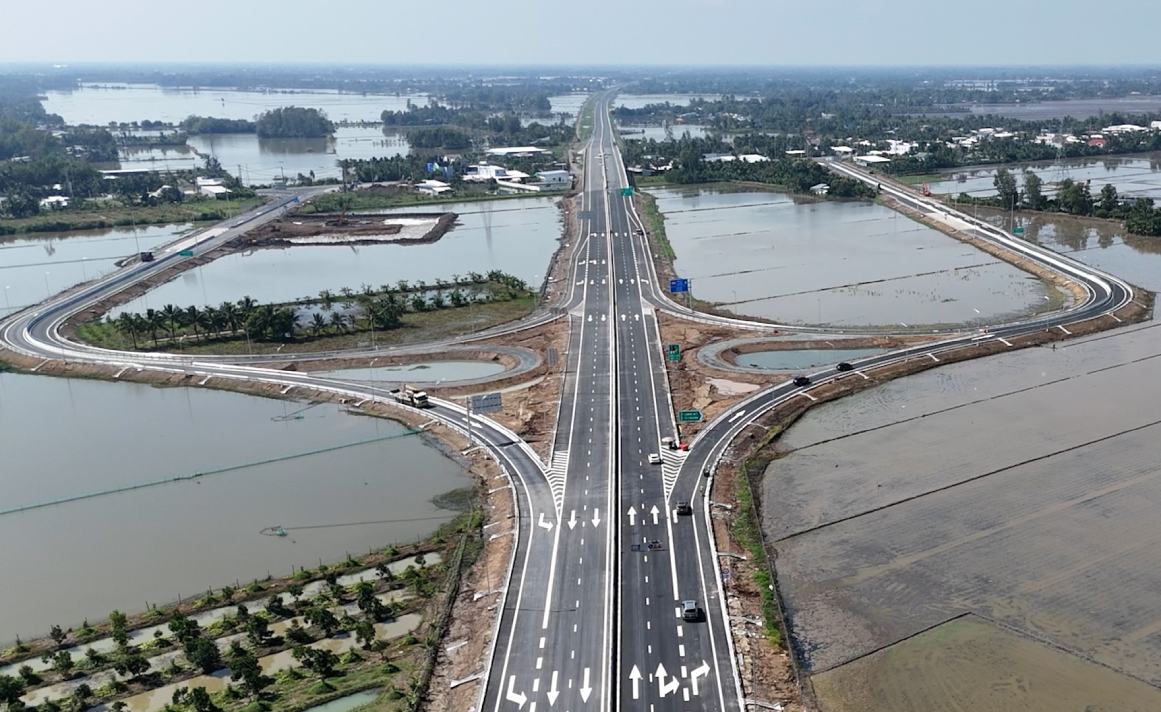 Cao tốc Cần Thơ - Cà Mau chậm tiến độ, Bộ Xây dựng yêu cầu chủ đầu tư kiểm điểm