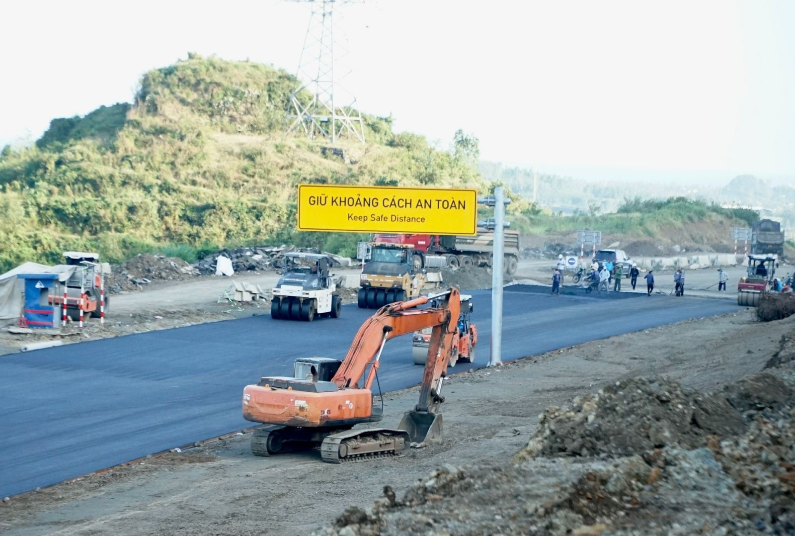 Khẩn trương đưa cao tốc Chí Thạnh - Vân Phong vào khai thác trước 30/4/2026