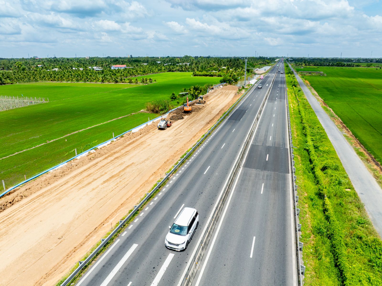 Tháo gỡ nguồn vật liệu phục vụ mở rộng cao tốc Thành phố Hồ Chí Minh – Trung Lương – Mỹ Thuận