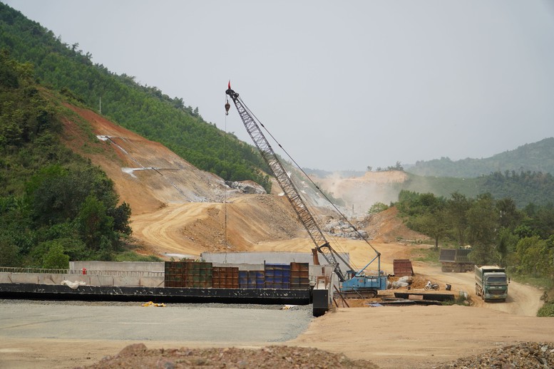 Thúc tiến độ thi công cao tốc Khánh Hòa – Buôn Ma Thuột