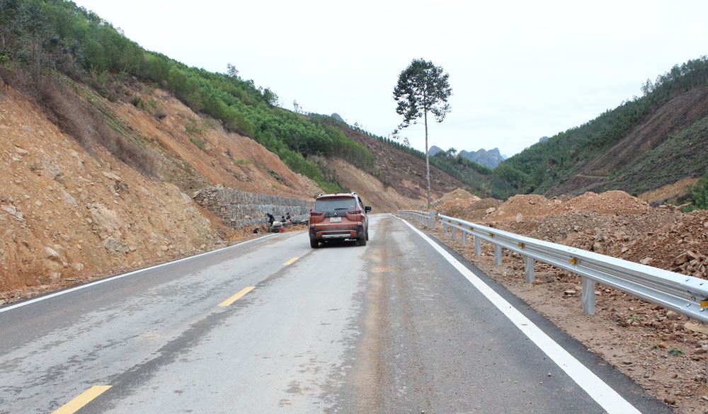 Xem xét bố trí vốn đầu tư loạt dự án giao thông qua Thái Nguyên