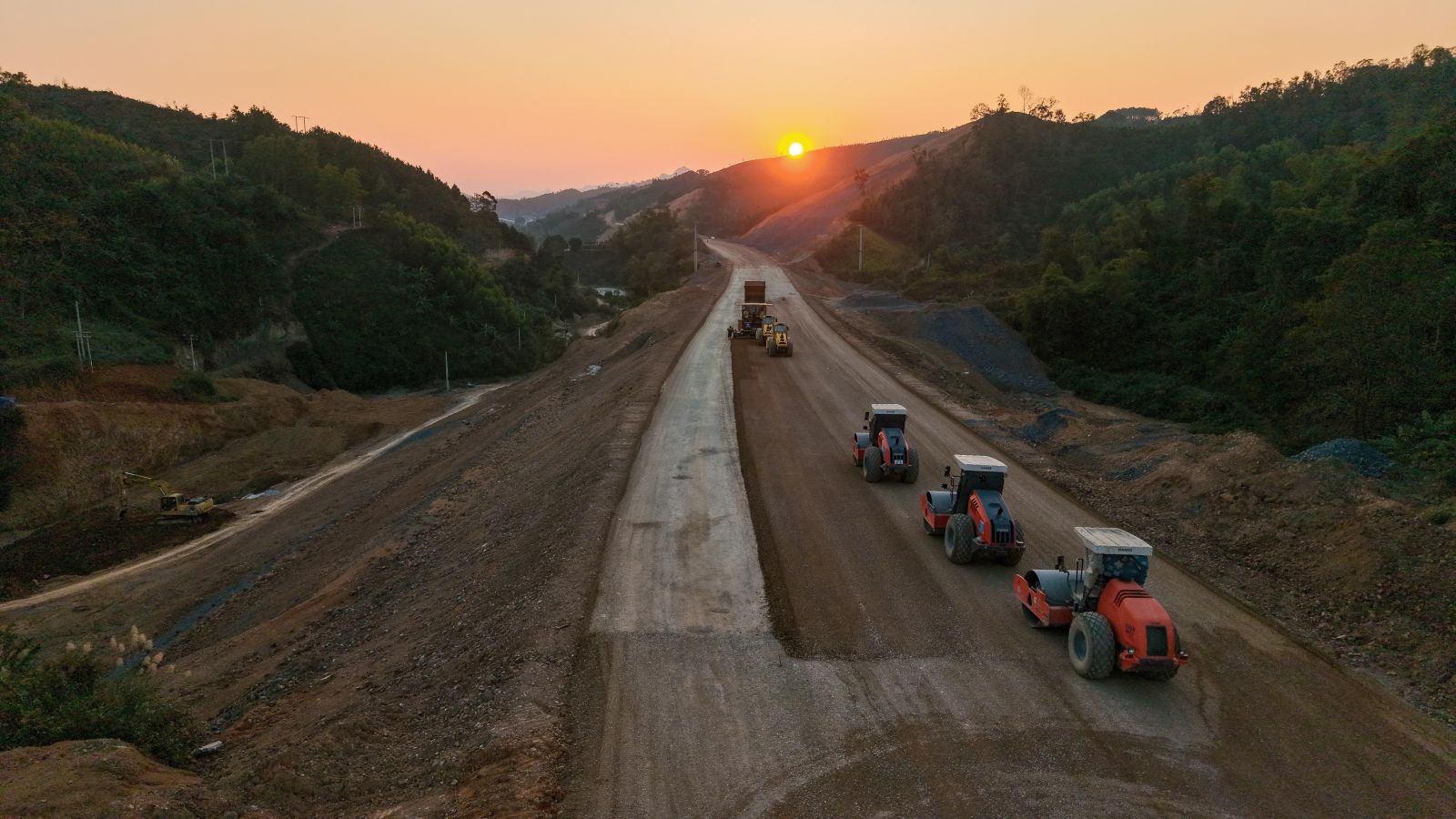 Tập đoàn Đèo Cả tăng sở hữu trực tiếp, củng cố vai trò chủ lực của HHV