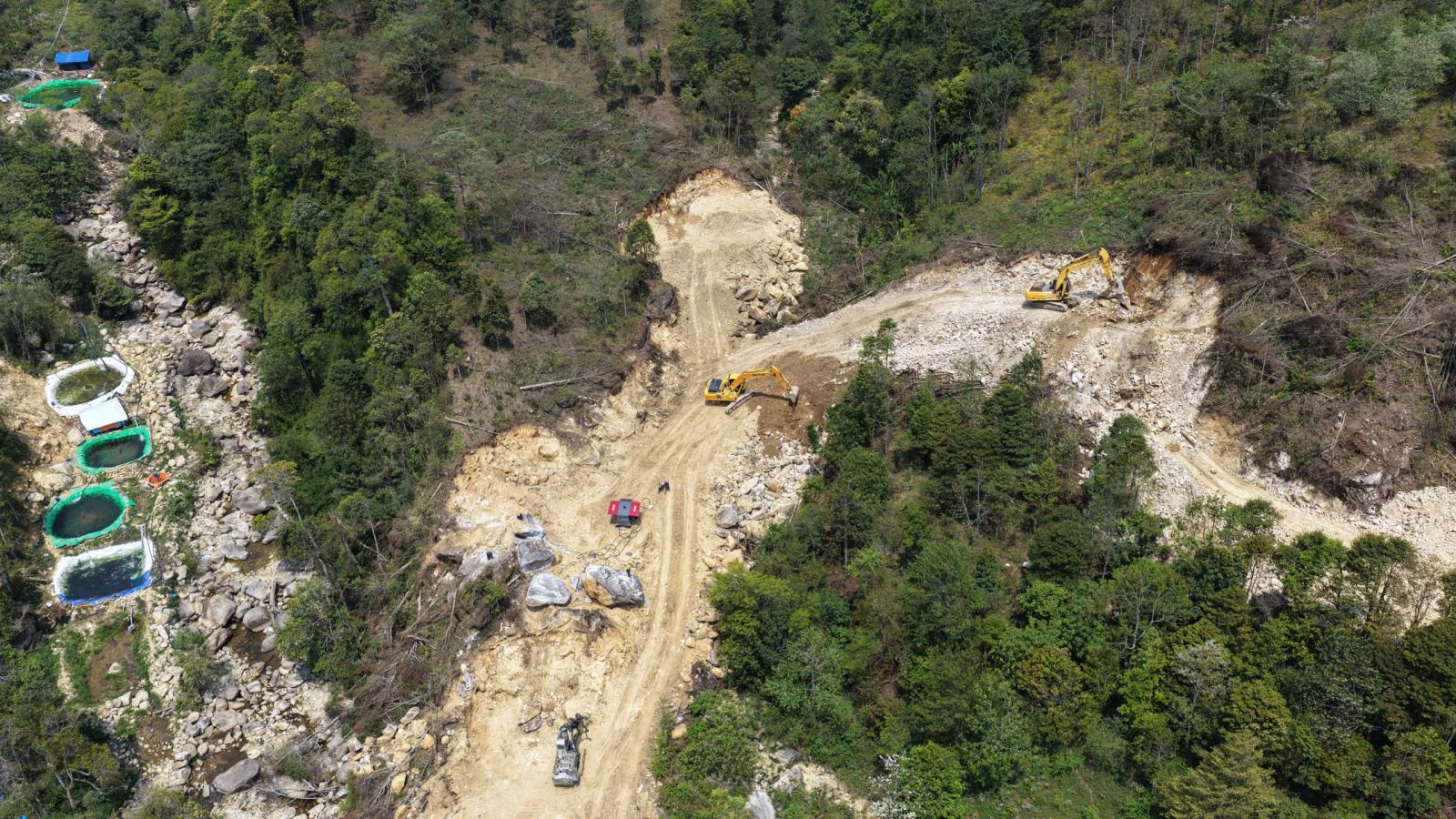 Nguy cơ trượt tiến độ hầm xuyên núi nối Lào Cai - Lai Châu vì giải phóng mặt bằng