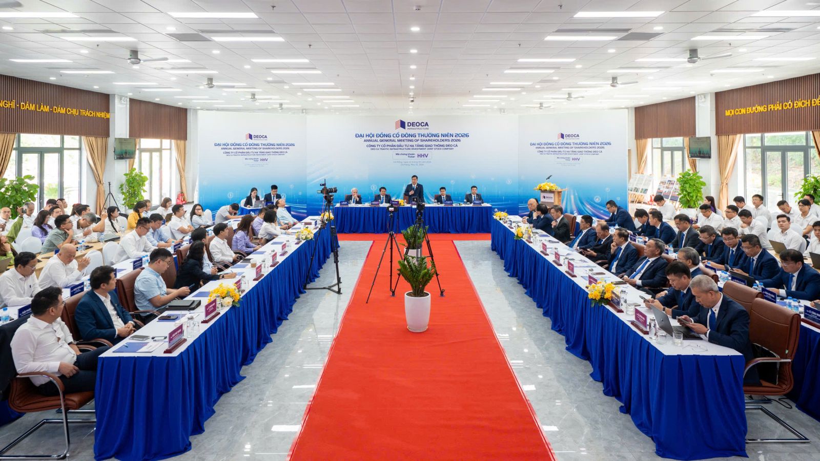 Lãnh đạo Đèo Cả trả lời trực diện hàng loạt câu hỏi “nóng” của cổ đông
