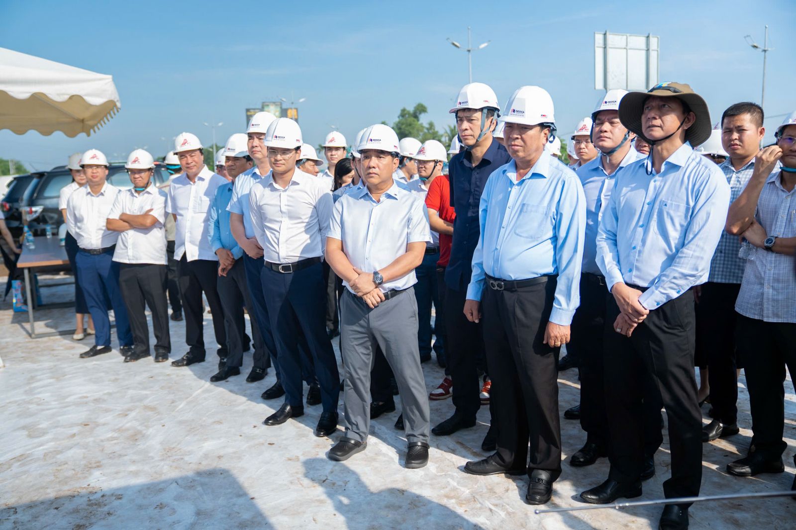 Đừng “đứng núi này trông núi nọ”: Đổi việc liên tục, người lao động được gì và mất gì?