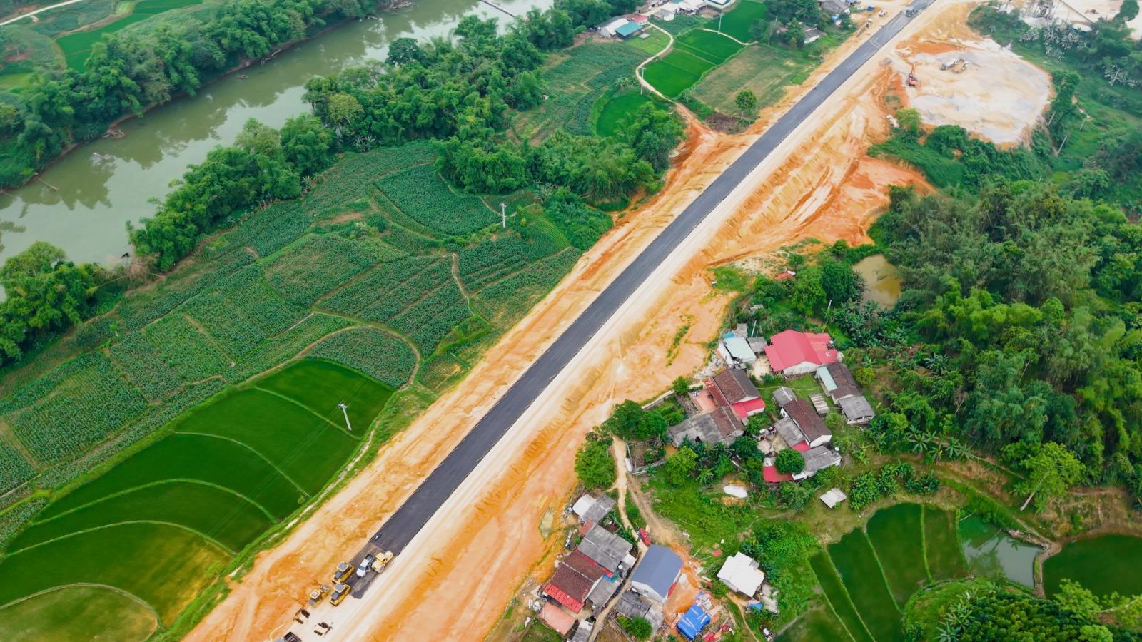Những dự án hạ tầng là điểm sáng về tiến độ, giải ngân