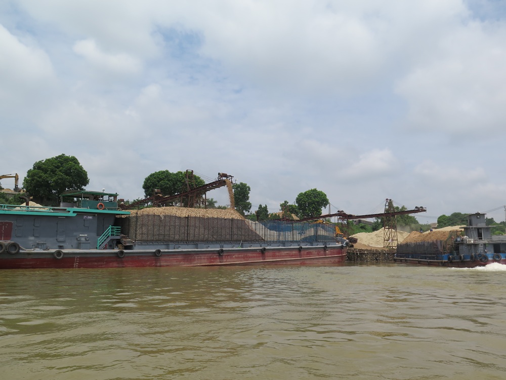 Dự kiến không thu phí trọng tải đối với một số loại phương tiện thủy 