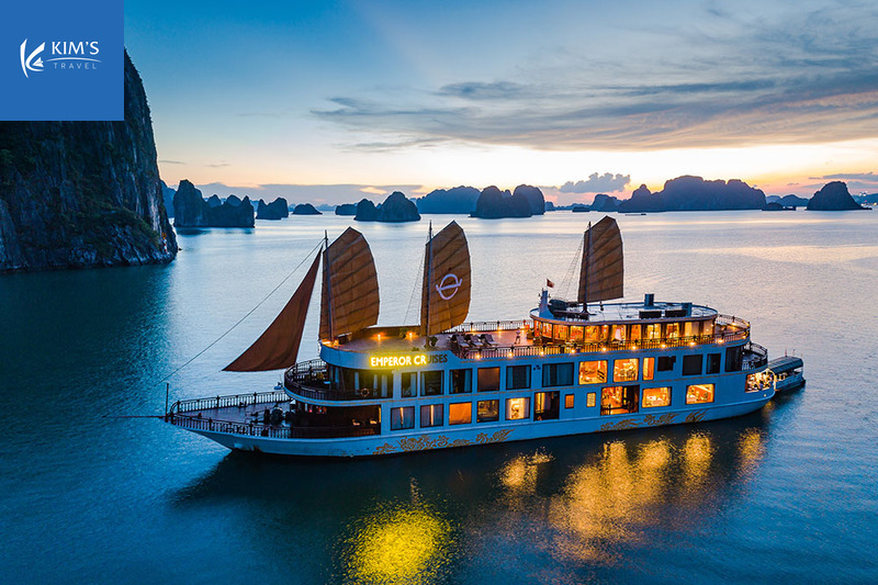 Tàu du lịch ngủ đêm, nhà hàng nổi sắp phải đáp ứng nhiều quy định mới