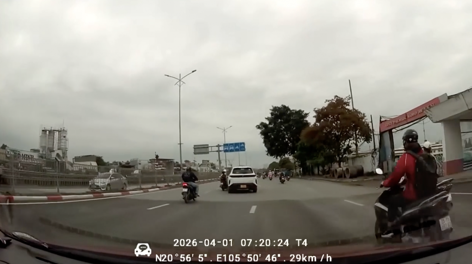 Ô tô va chạm xe máy mắc cùng một lỗi khi va chạm