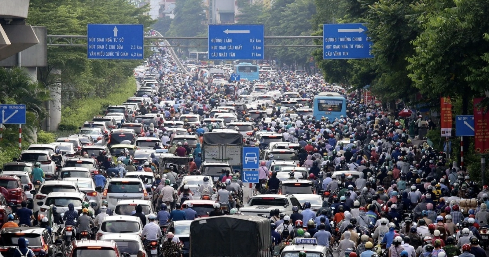 Hà Nội ra quyết định hạn chế một loạt phương tiện trong giờ cao điểm