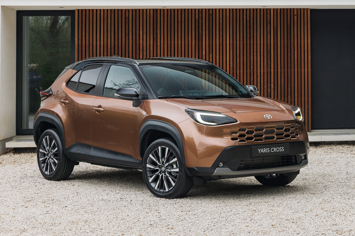 Toyota Yaris Cross 2026 ra mắt với thay đổi hoàn toàn