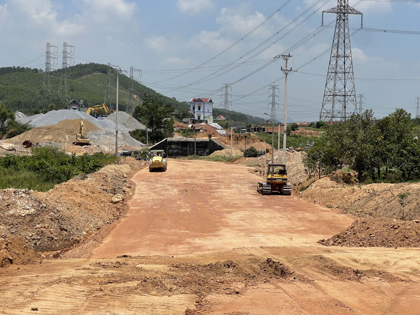 Quảng Ninh tăng tốc thi công ĐT327