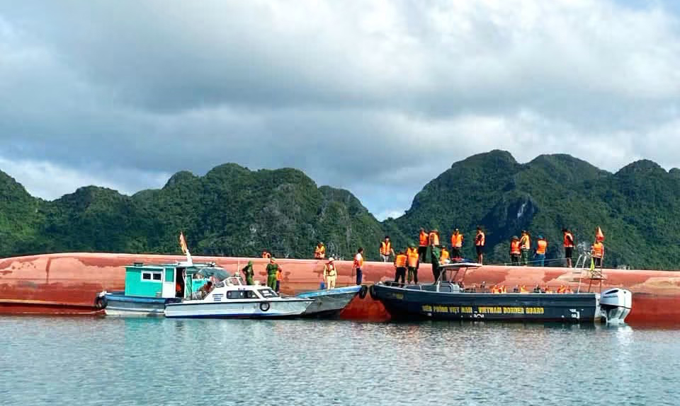 Quảng Ninh: Tìm thấy nạn nhân cuối cùng vụ lật tàu trên vùng biển Vân Đồn