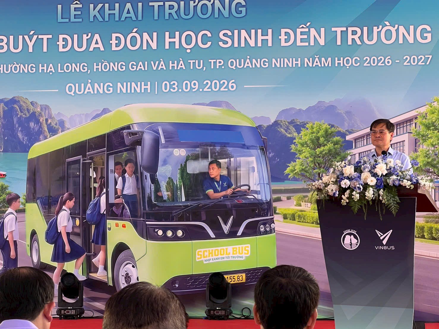 Quảng Ninh khai trương tuyến xe buýt điện miễn phí đưa đón học sinh 