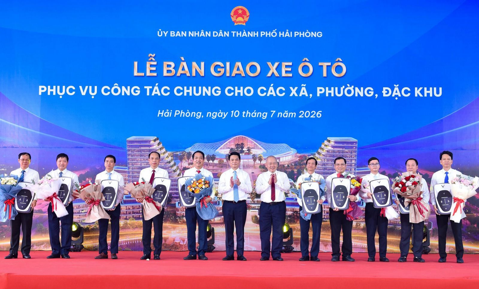  Hải Phòng bàn giao xe ô tô điện cho 98 xã, phường, đặc khu làm xe công vụ