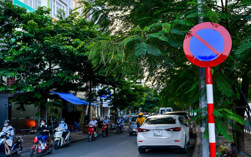 Hà Nội áp dụng quy định mới về xử phạt ô tô dừng, đỗ không đúng quy định