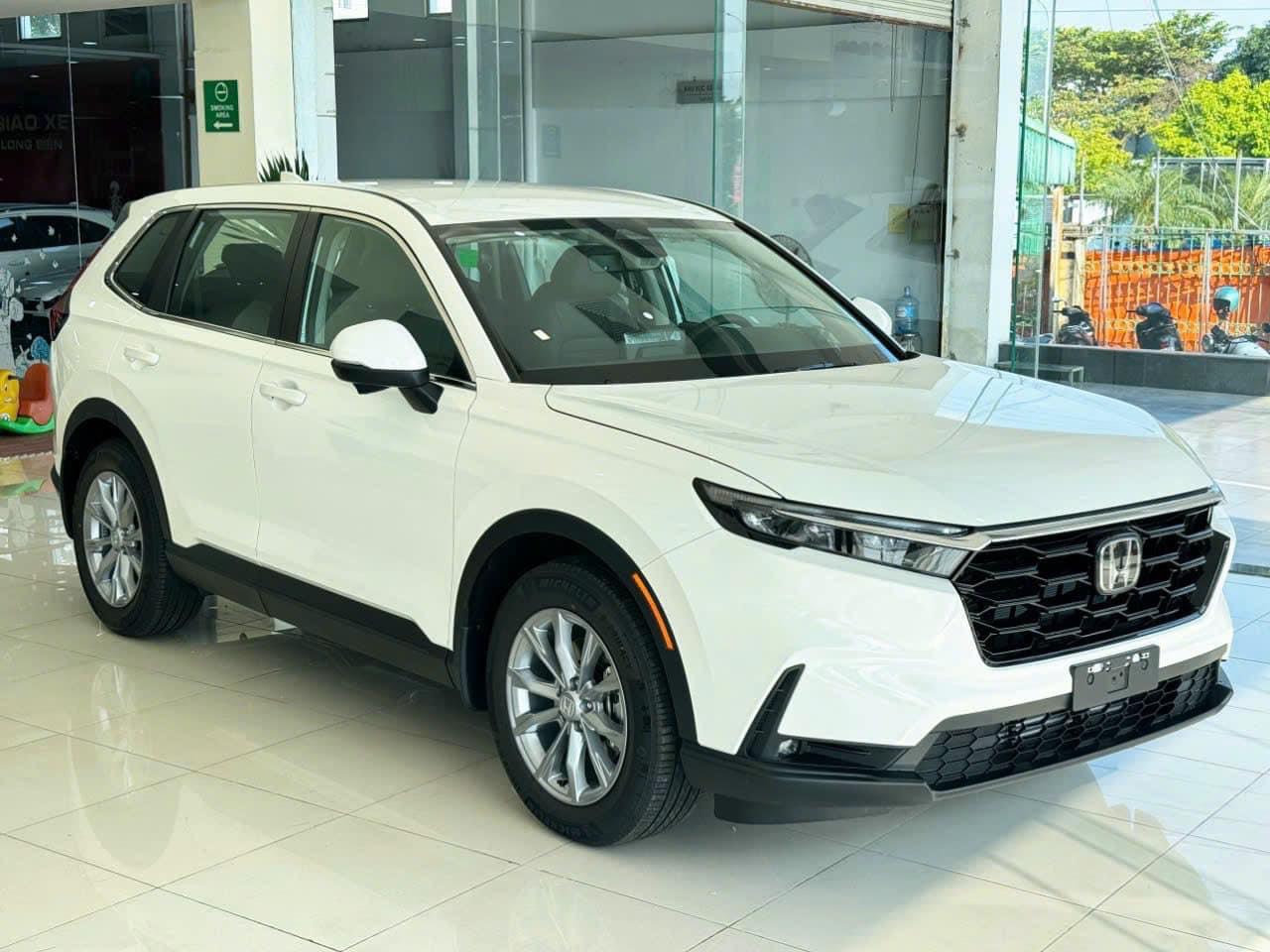 Tháng 1/2026, loạt xe từ Honda, Ford, VinFast ưu đãi giảm hàng trăm triệu đồng