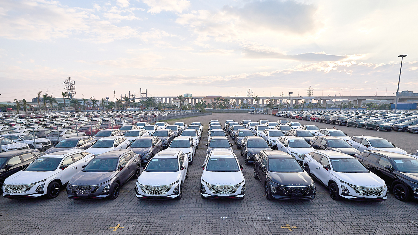 Ô tô nhập khẩu về Việt Nam đạt kỷ lục năm 2025