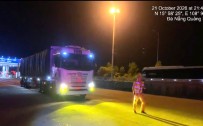 Video: Cận cảnh lực lượng chức năng phát hiện 2 xe đầu kéo chở quá tải hơn 60% trên cao tốc Đà Nẵng – Quảng Ngãi