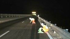 Mảnh sắt rơi vãi trên cao tốc Quy Nhơn - Chí Thạnh, nhiều phương tiện thủng lốp