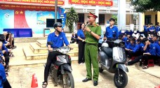 Trang bị kỹ năng lái xe an toàn cho học sinh đảo Lý Sơn 