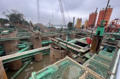 Những ngày xuân trên công trường cầu Tứ Liên