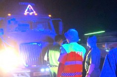 Cảnh báo hành vi nguy hiểm ném đá vào ô tô trên cao tốc qua khu vực miền Trung