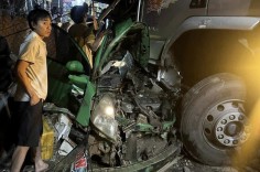 Lâm Đồng: Taxi tông trực diện với xe tải khiến ba người thương vong