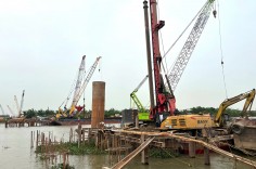 Nút thắt mặt bằng “ghìm” tiến độ cầu vượt sông Trà Lý