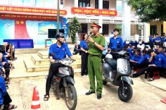 Trang bị kỹ năng lái xe an toàn cho học sinh đảo Lý Sơn 