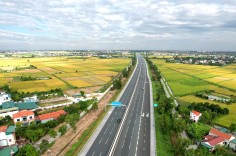 Huy động tối đa nguồn lực phát triển hệ thống đường bộ cao tốc
