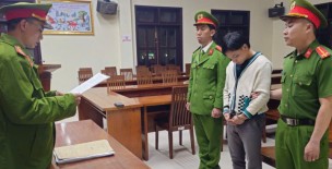 Nam thanh niên say rượu lái ô tô con tông nhiều người ở Đà Lạt